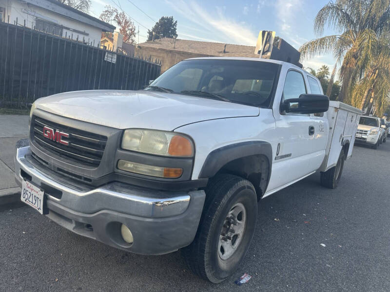 2004 GMC Sierra 2500HD's photo