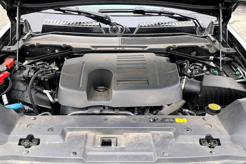 2022 Land Rover Defender 110 X-Dynamic SE