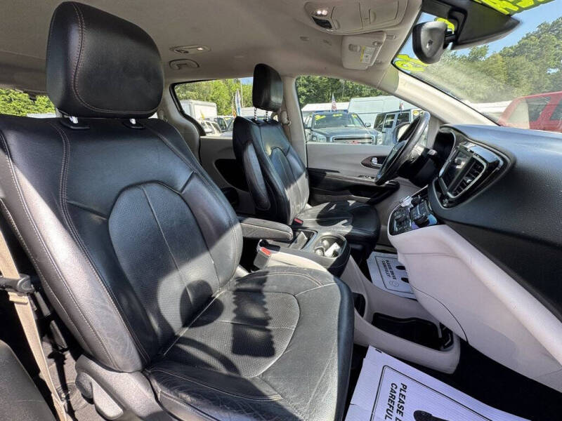 2019 Chrysler Pacifica Touring L