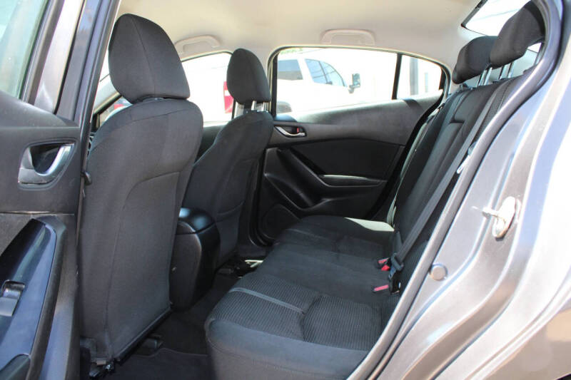2018 Mazda MAZDA3 Sport