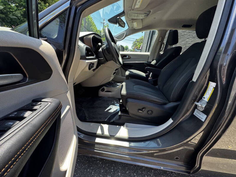 2017 Chrysler Pacifica Touring