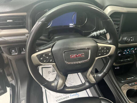 2022 GMC Acadia Denali