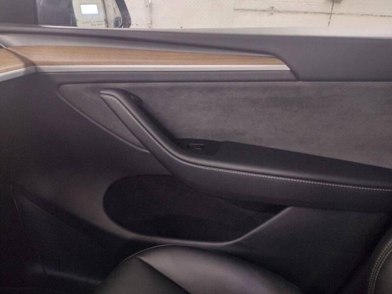 2025 Tesla Model Y Performance