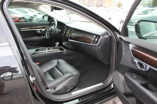 2018 Volvo S90 T5 Momentum