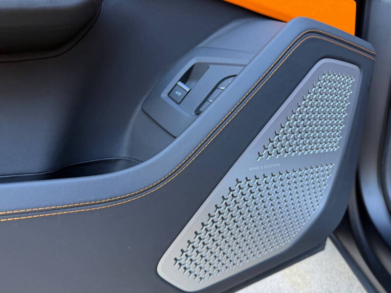 2023 Lamborghini Urus S