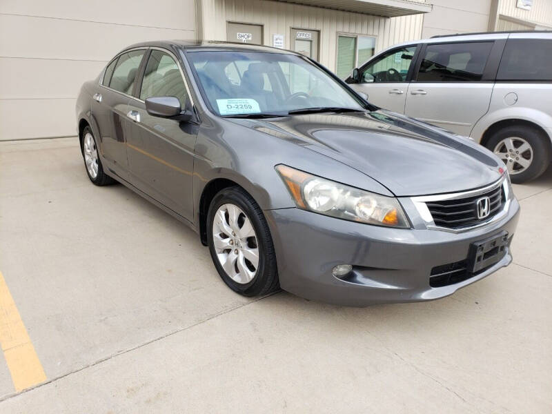 2009 Honda Accord for sale at Pederson's Classics in Sioux Falls SD