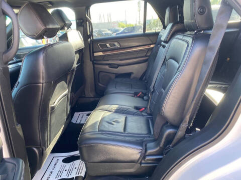2017 Ford Explorer Platinum
