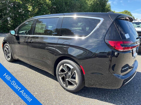 2027 Chrysler Pacifica Limited