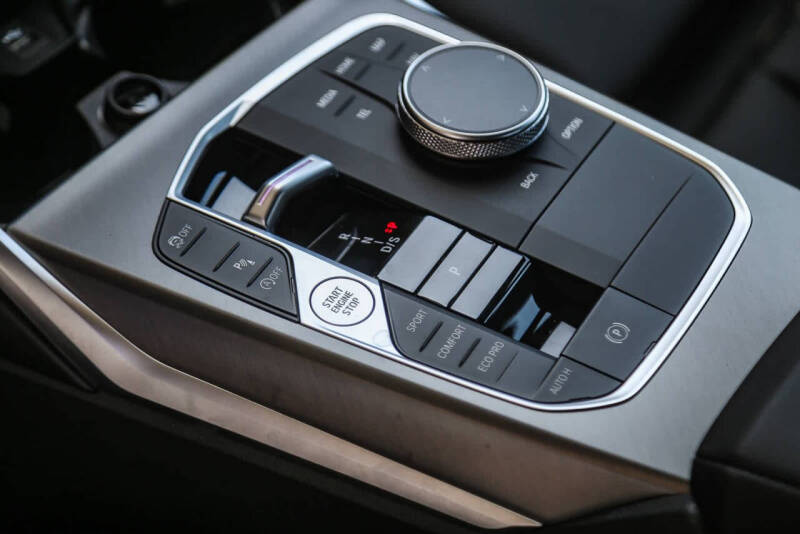 2025 BMW 3 Series 330i xDrive