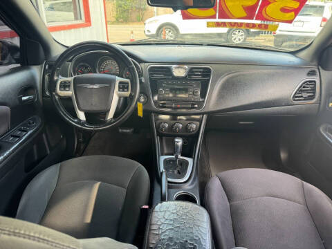 2013 Chrysler 200 Touring