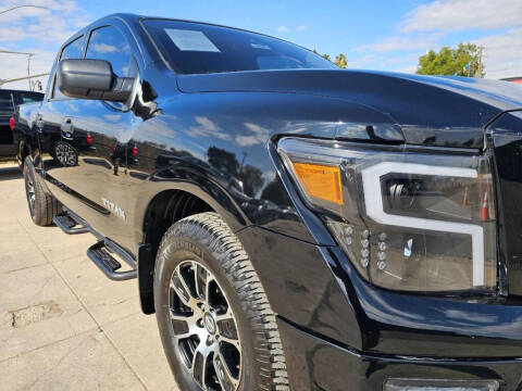 2022 Nissan Titan SV