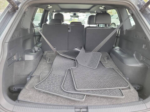 2022 Volkswagen Tiguan SE R-Line Black