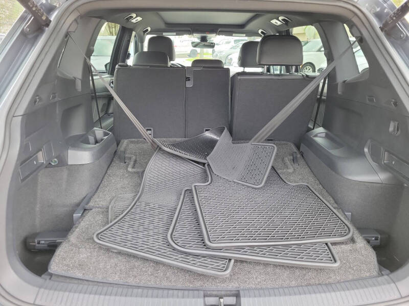 2022 Volkswagen Tiguan SE R-Line Black