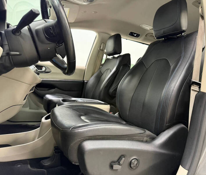 2021 Chrysler Pacifica Touring L