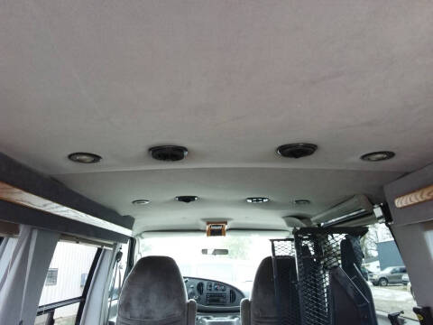 2005 Ford E-Series E-250 SD