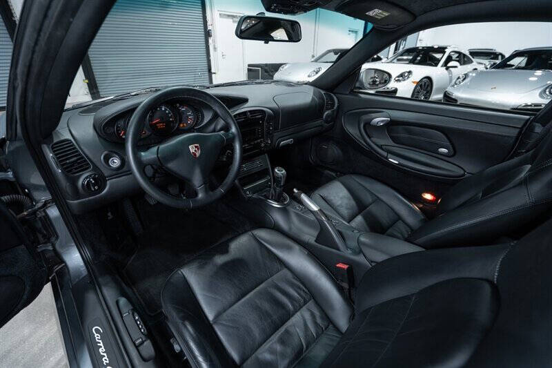 2004 Porsche 911 Carrera 4S