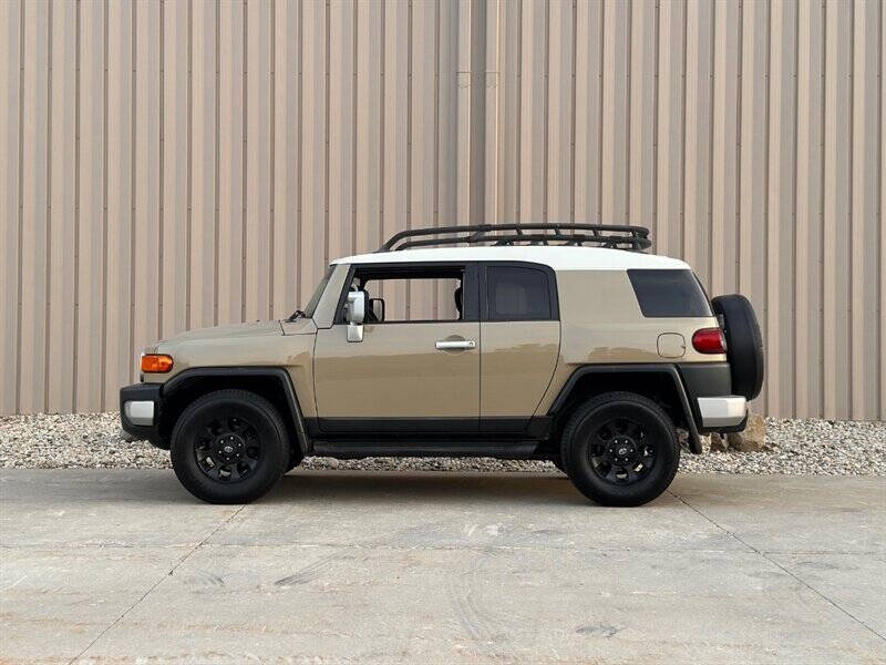 2012 Toyota FJ Cruiser Base photo 6