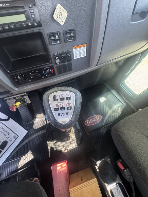 2010 Peterbilt 337