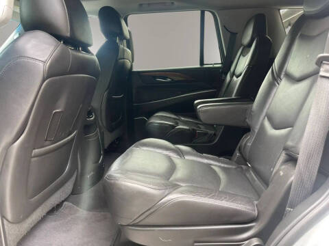 2018 Cadillac Escalade Luxury