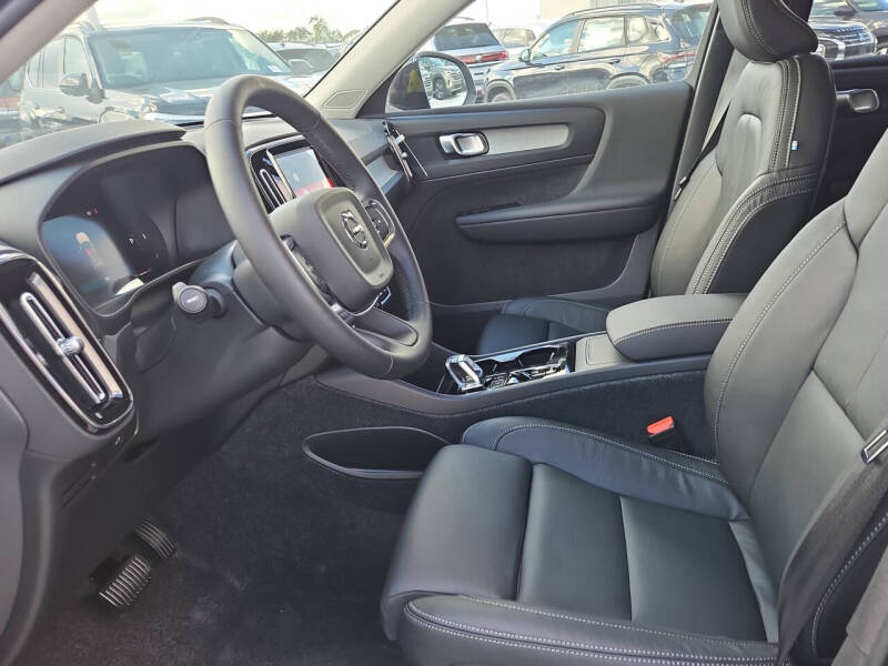 2026 Volvo XC40 B5 Plus