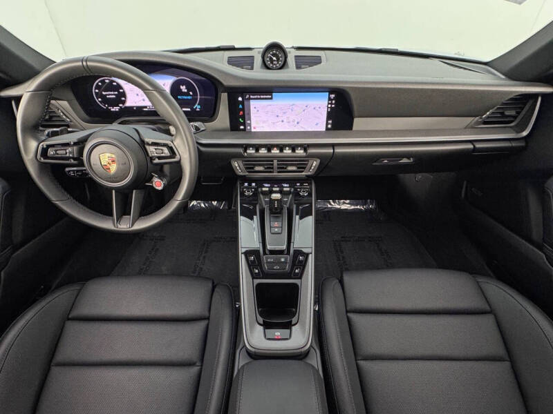 2025 Porsche 911 Carrera