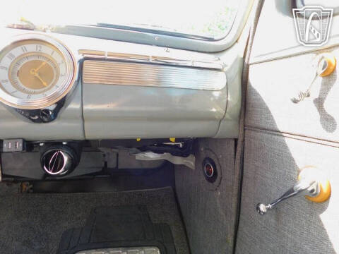 1942 Ford Super Deluxe