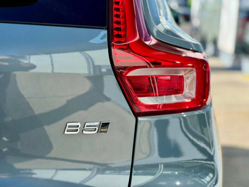 2023 Volvo XC40 B5 Core