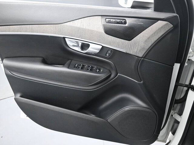 2023 Volvo XC90 B6 Ultimate Bright Theme 7P