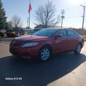 2010 Toyota Camry for sale at Ideal Auto Sales, Inc. in Waukesha WI