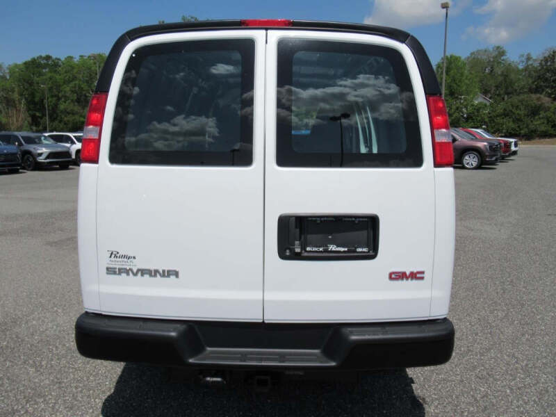 2026 GMC Savana 2500