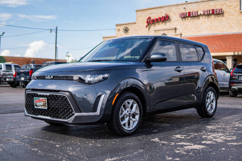 2024 Kia Soul LX's photo