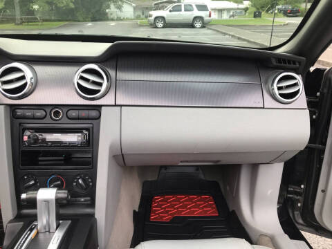 2007 Ford Mustang V6 Deluxe