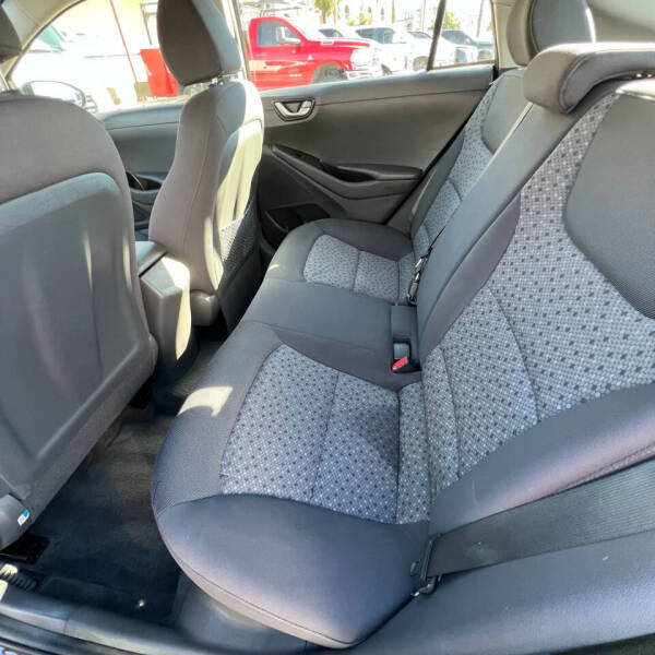 2017 Hyundai Ioniq Hybrid Blue