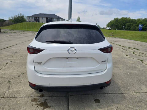 2017 Mazda CX-5 Sport