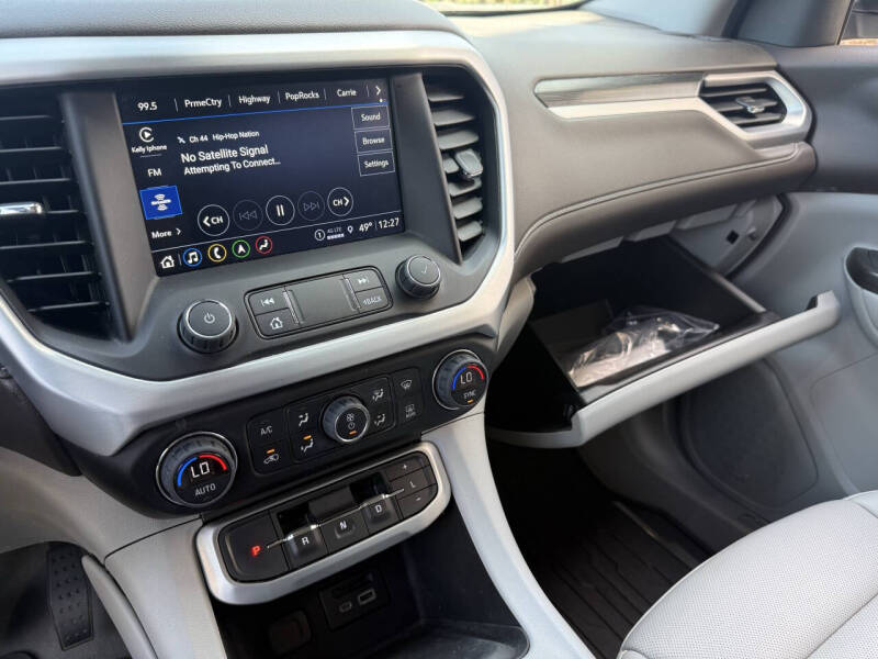 2022 GMC Acadia SLT