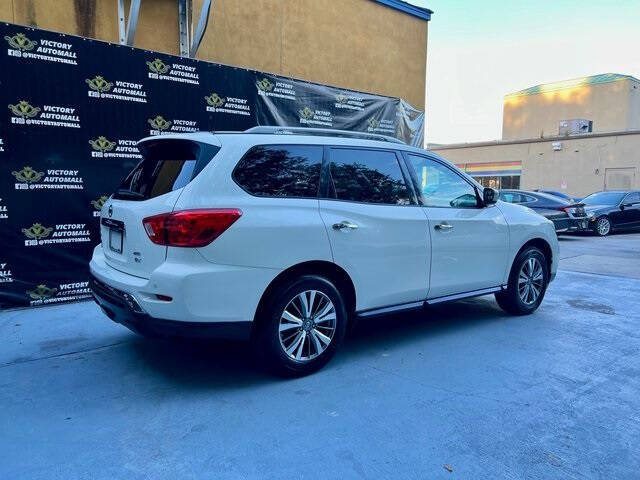 2018 Nissan Pathfinder SV