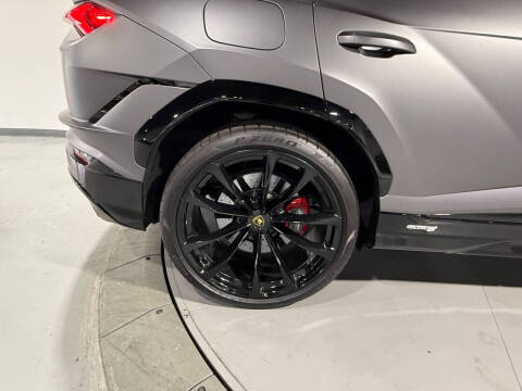 2023 Lamborghini Urus S