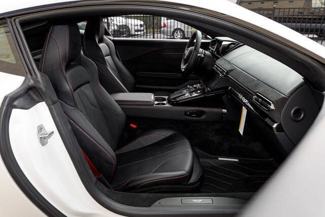 2025 Aston Martin Vantage