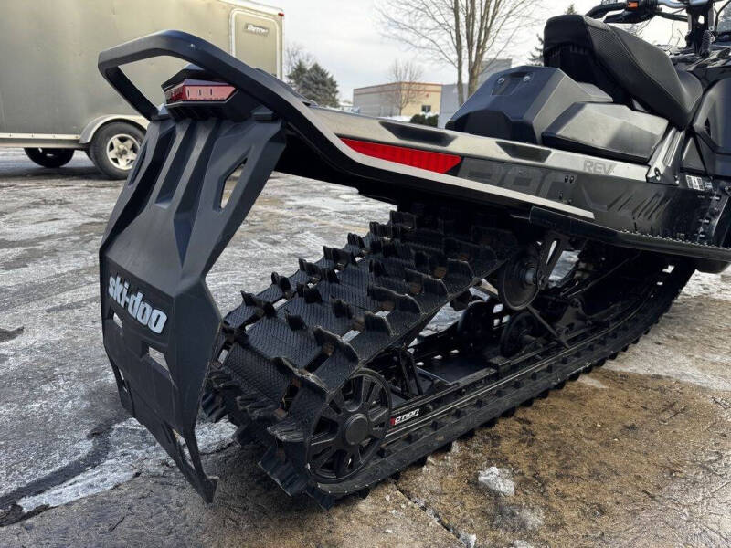 2019 Ski-Doo Backcountry™ 850 E-TEC B