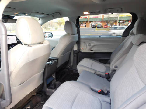 2021 Toyota Sienna LE 8-Passenger