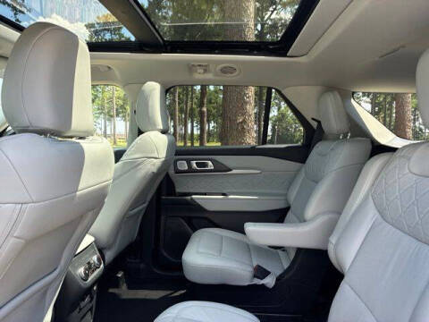 2025 Ford Explorer Platinum