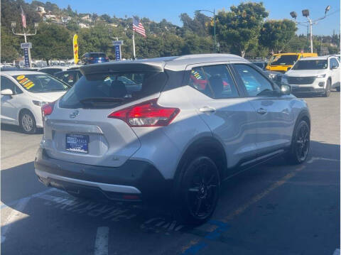 2020 Nissan Kicks SR