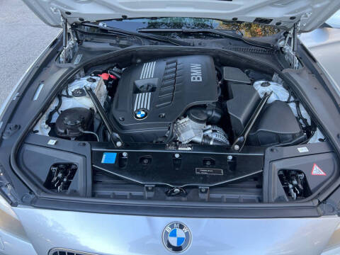 2011 BMW 5 Series 528i