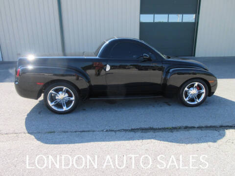 2004 Chevrolet SSR LS
