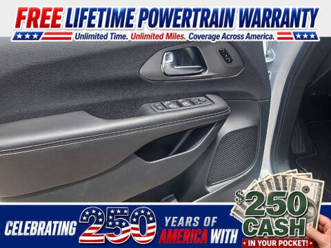 2027 Chrysler Pacifica Select