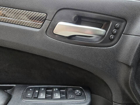 2012 Chrysler 300 SRT8