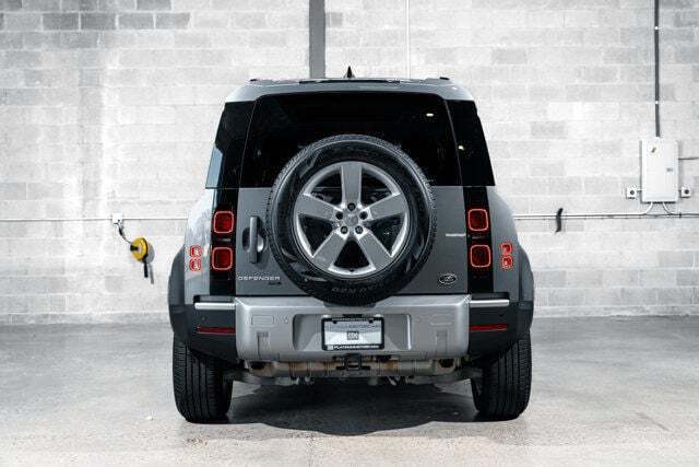 2022 Land Rover Defender 110 SE