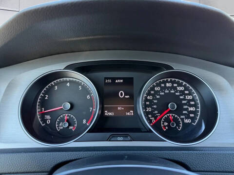 2016 Volkswagen Golf TSI S