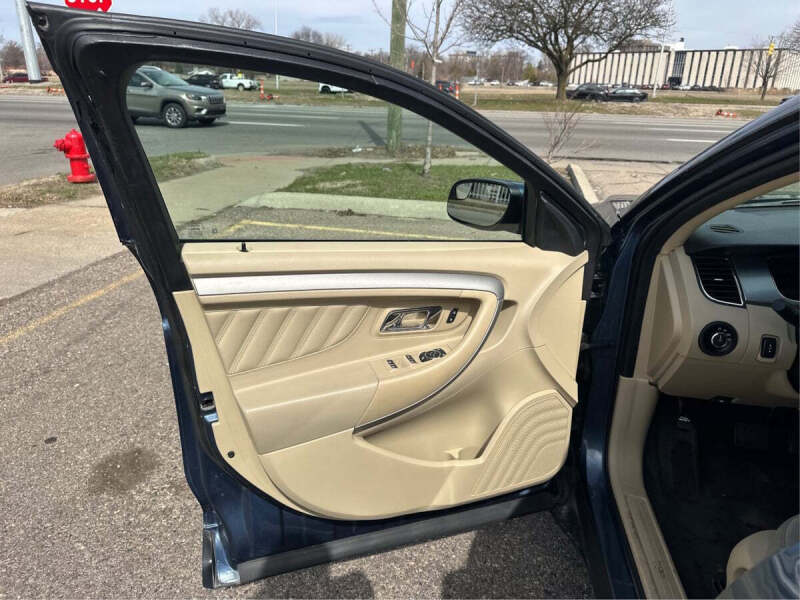 2019 Ford Taurus SEL
