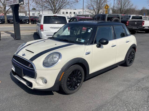 2015 MINI Hardtop 4 Door for sale at BATTENKILL MOTORS in Greenwich NY
